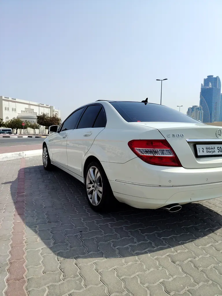 Mercedes-Benz C-Class 2011 — photo 1 of 19