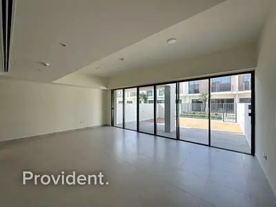 Single Row | Near Entrance | Centre Kitchen