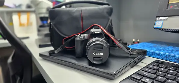 Canon D200 Digital Camera with kit lens and Bag