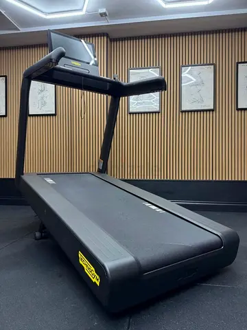 TECHNOGYM EXCITE LIVE—RUN LIVE 10 BLACK ( RAMADAN OFFER)