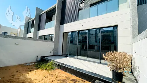 Modern| Great Location| Close to Amenities