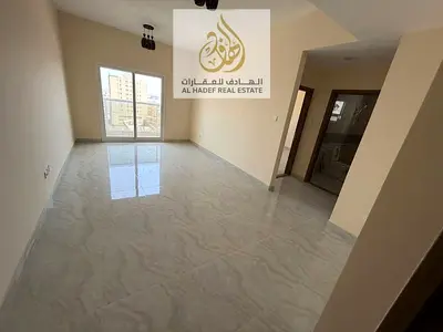 الجرف3 علي شارع محمد بن زايد - اول ساكن غرفة وصالة 2 حمام مع بلكونة مع باركن خاص داخل التاور - مساحات واسعة تشطيبات ممتازة - 35 ألف