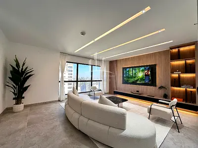 Luxury Renovated | High floor| Sea and Marina View