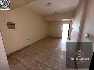 اجمل غرفتيين وصالة - حماميين - اطلالة بحرية - موقع مميز وحيوي يوجد به جميع الخدمات