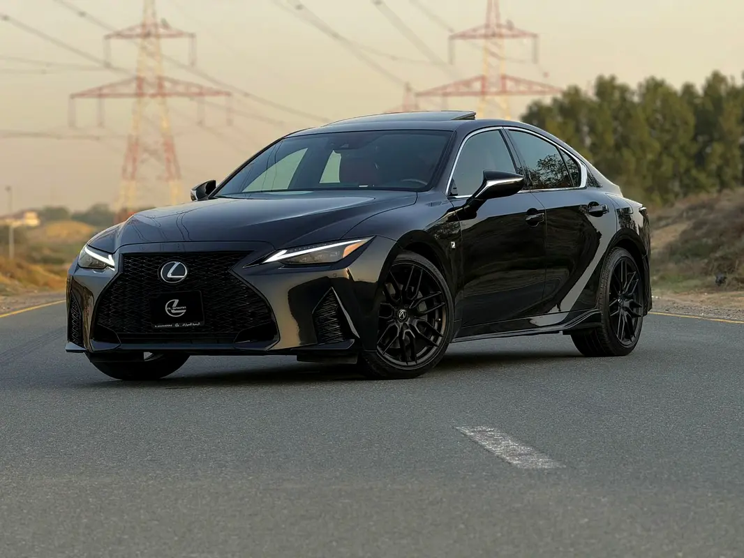 Lexus IS-Series 2021 — photo 1 of 10
