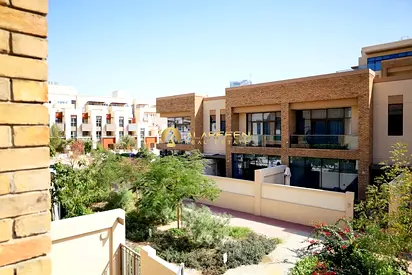 Luxury 4BHK + Maid's Room | 2 Private Parking