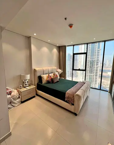 Stylish Bedroom Set with Modern Design