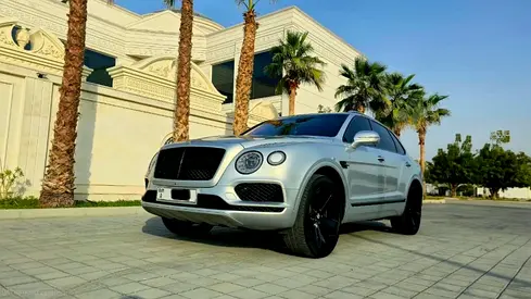 Bentley bentayga first edition W12 GCC full history in excellent condition.