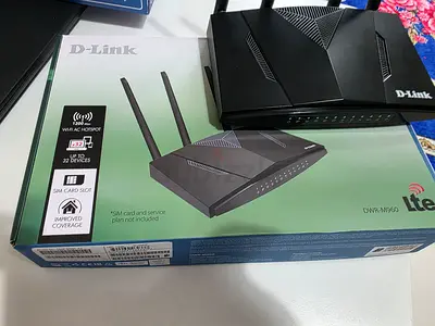 D-Link Router DWR-M960  with WiFi Hotspot x 32 devices.