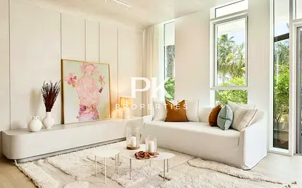 Vacant | Fully Upgraded | Pool View
