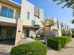 Bright &amp; Airy Townhouses | Great Views | Top Facilities