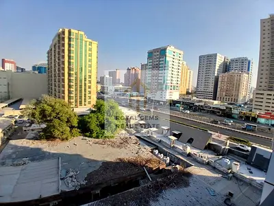 غرفة نوم ماستر مطلة ع المدينة + موقع استراتيجي + جاهزة للسكن + تملك لمدى الحياة 100%