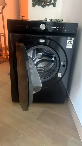 SAMSUNG LATEST MODEL BESPOKE 18.g kg washer and 9.5 kg dryer combine freestanding