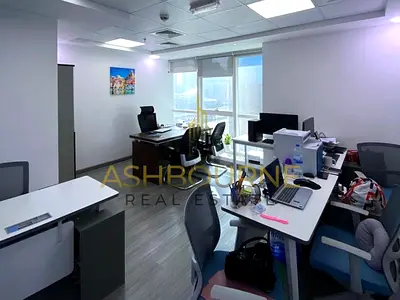 GLASS PARTION | NATURAL LIGHT | BUSINESS CENTRE