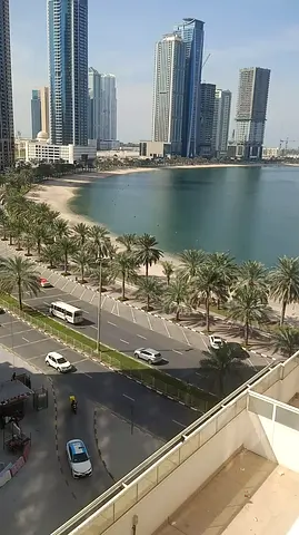 شقه  غرفه وصاله مع بلكون واطلاله جانبيه  علي بحيرة الممزر للايجار السنوي  بمنطقة الخان برج الواحه