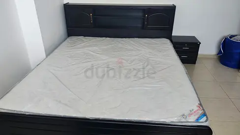 King Size Bed, Nightstand with Matrice