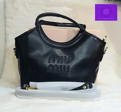 Stylish Black Handbag for Every Occasion
