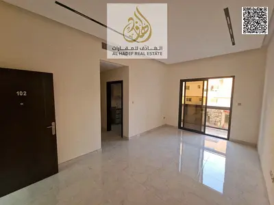 📌 للإيجار السنوي – شقة غرفتين وصالة | 3 حمام | بلكونة | أول ساكن | تشطيب سوبر ديلوكس | الجرف 3 – عجمان | عائلات فقط