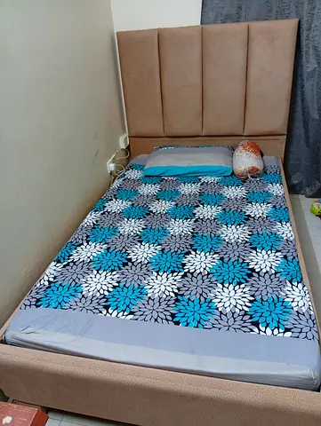 Queen size bed new condition