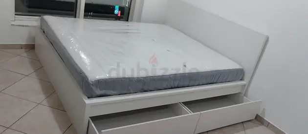 IKEA malam king size bed with IKEA mattress 180×200cm and 2 storage drawers underneath