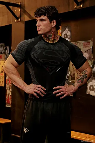 YOUNGLA SUPERMAN COMPRESSION BLACK OUT OF STOCK EVERYWHERE
