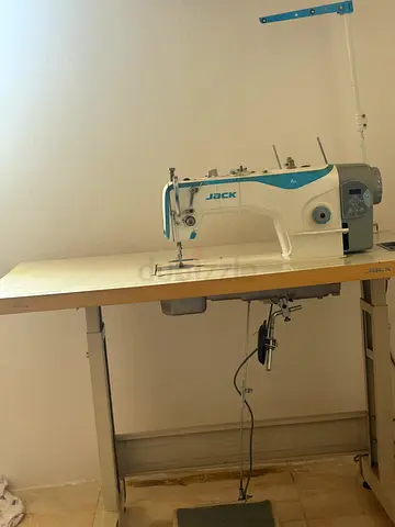 Good Sewing Machine for Sale – Works Perfectly