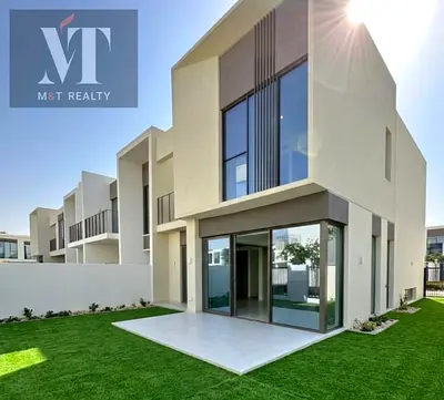 Single Row | Corner Unit | Spacious