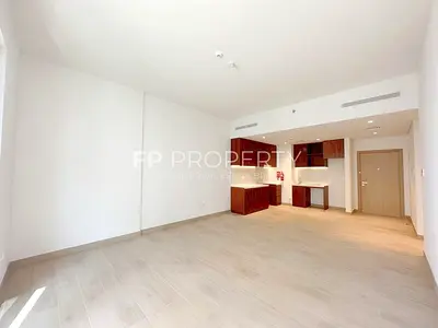 Spacious 1Br - Lower Floor- Community View- Bright