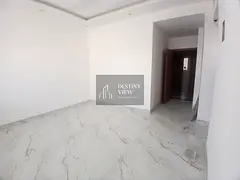 Like brand new lavish 1bhk apartment fully family Building with balcony 2bahts