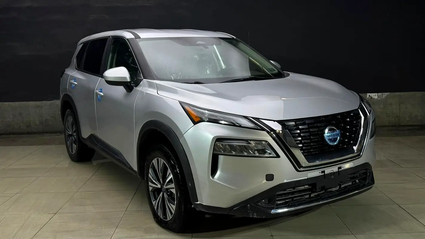 Nissan Rogue 2023 — photo 1 of 12