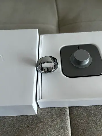 Oura Ring 4 - Size 9 Silver Color