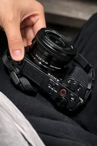 Sony ZV-E10L Vlog Camera With 16-50mm Lens