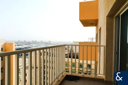 Vacant | 1 Bedroom | Spacious Layout