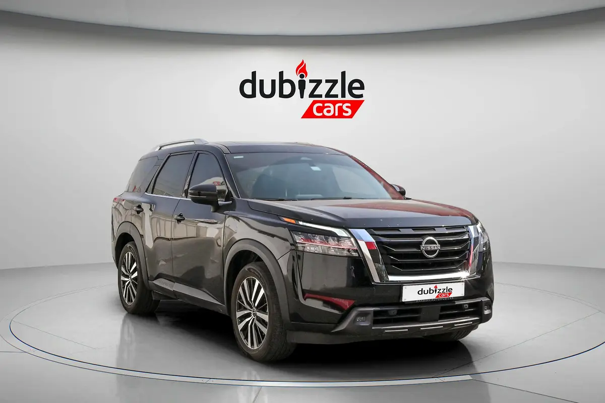 Nissan Pathfinder 2024 — photo 1 of 15