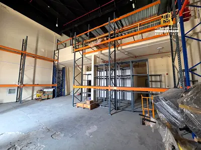 3000 SQFT INCLUDING MEZZANINE I CLEAN FACILITY