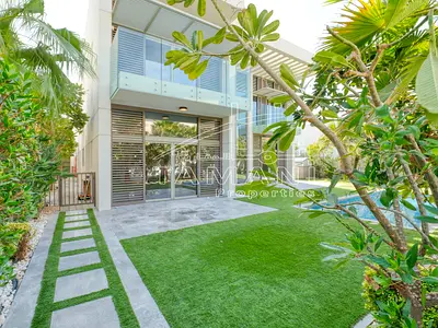 Contemporary 4Bedroom Villa Prime Location