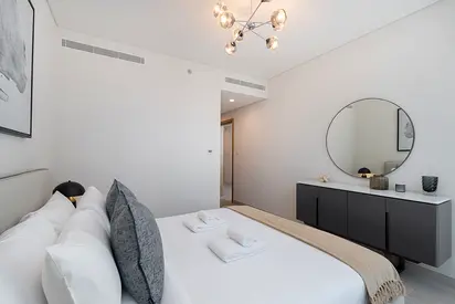 Cozy 1 bedroom apartment comes with spectacular views of Burj Khalifa.