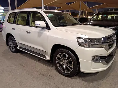 TOYOTA LANDCRUISER  V8 TOP GCC GT