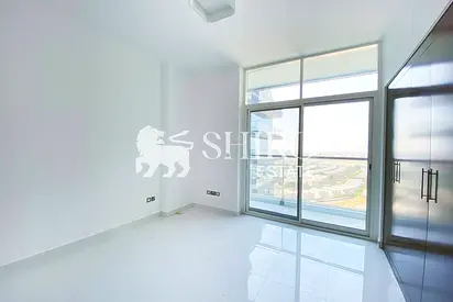 Vacant | With Kitchen Appliances | Spacious