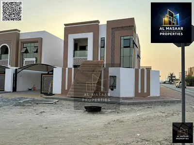 فيلا فاخرة للبيع في عجمان مع ٥ غرف ماستر + صالتين شامل كهرباء ومياه ومكيفات