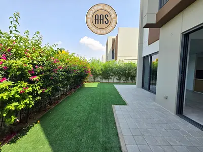 MIDDLE CORNER SINGLE ROW 4BR+MAID VILLA JUST 210K