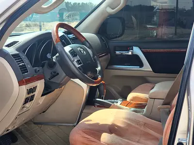 2015 Toyota LAND CRUISER 照片 12