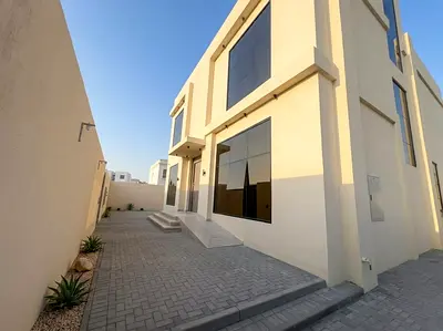 4BR VILLA | LIVING & DINING | GARDEN | PARKING