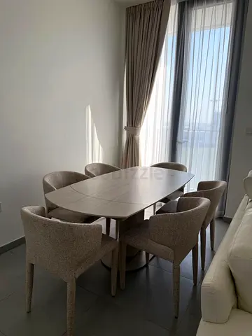 4-6 seaters dinning table