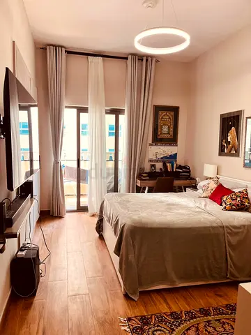 Large Private Furnished Bed/Bath/TV Female Room 1 person only