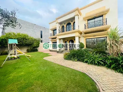 Spacious 4-Bedroom Villa | Maid’s Room | Private Garden | Jumeirah 2