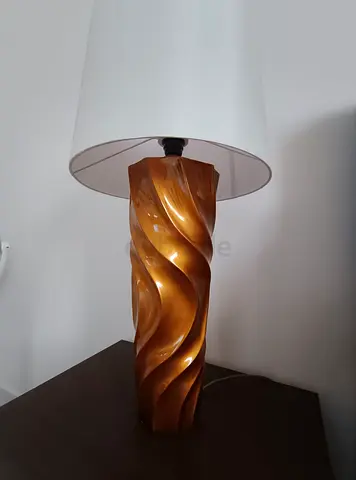 2 lamps