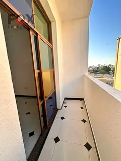 shaqat ghurfat wasalat mae balkunat lil'iijar alsanawii fi alrawdat 3 - eajman bialqurb min shar