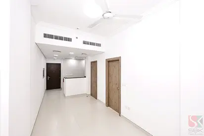 One Month Rent Free-Spacious 1 BR