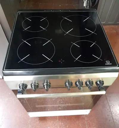 Electric cooking range like new indesit brand 60/60cm free installation delivery